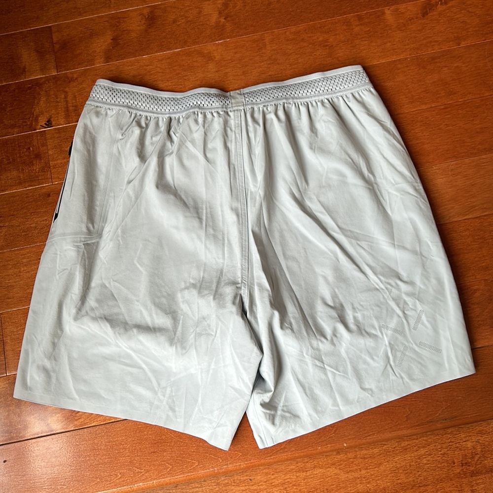 NWOT Ten Thousand Light Grey Session Short (No Liner) 7" Size Medium & Large - Picture 2 of 5